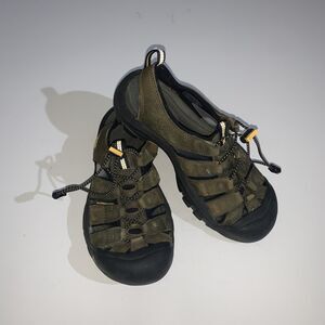 Keen Newport Shoes Mens Size 8 Green Leather Closed Toe Water Sandals Hiking